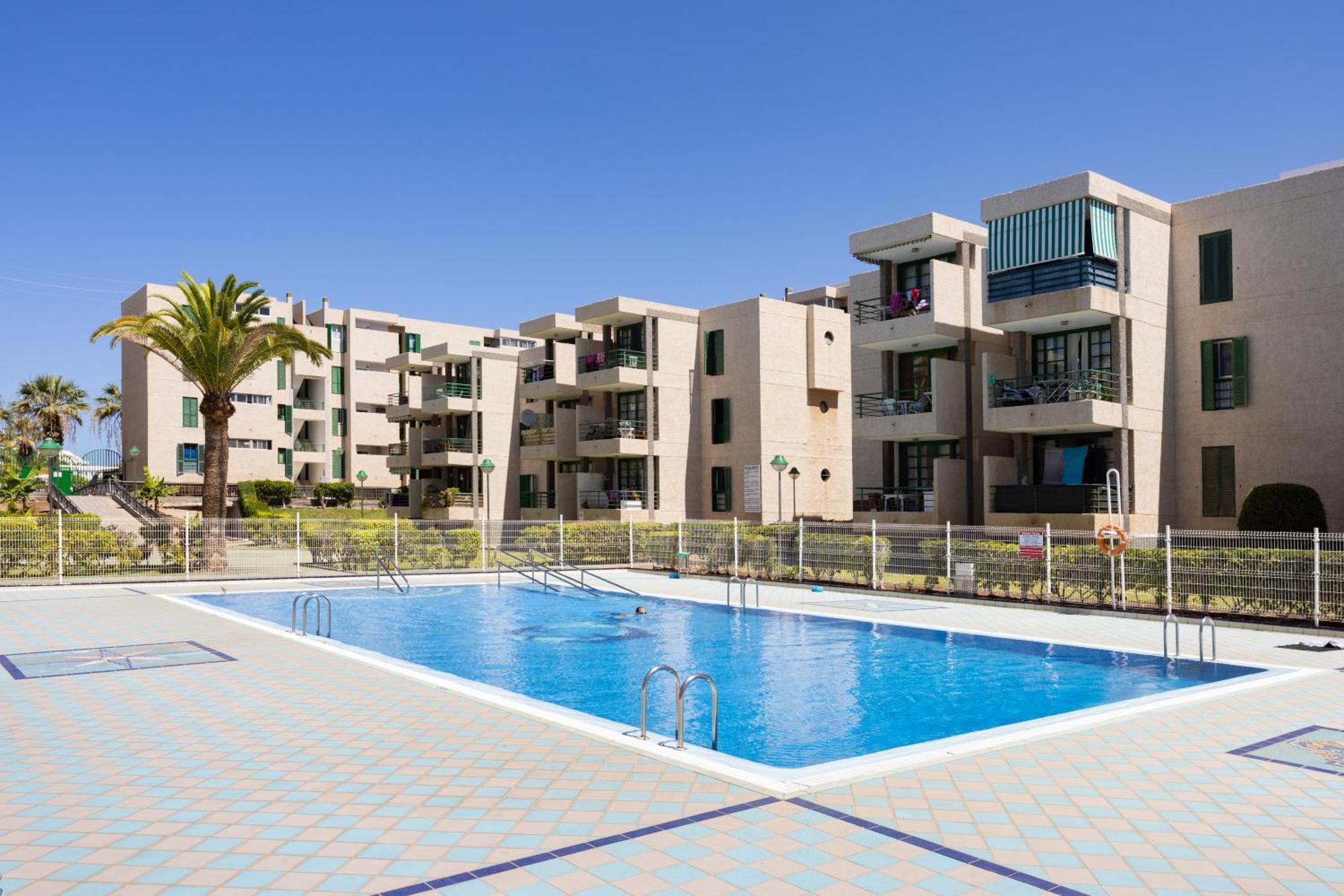 Classbnb - Three Spacious Apartments 150M From The Las Americas Promenade Арона Екстер'єр фото