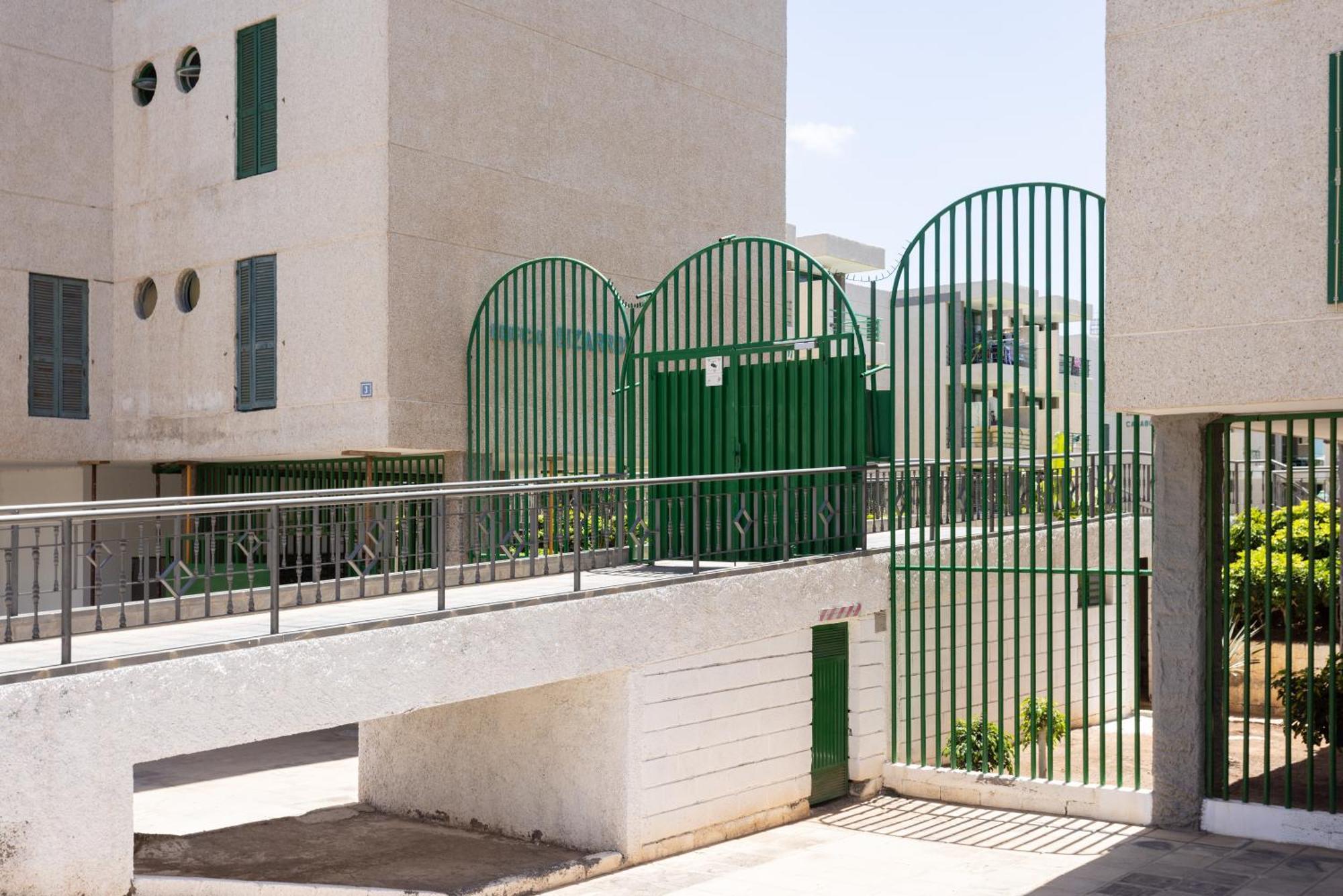 Classbnb - Three Spacious Apartments 150M From The Las Americas Promenade Арона Екстер'єр фото
